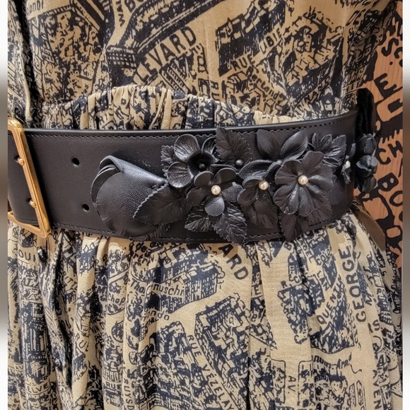 DIOR PUNK BELT Black Matte Calfskin | Three-Dimensional Flowers & Resin Pearls - Picture 8 of 16